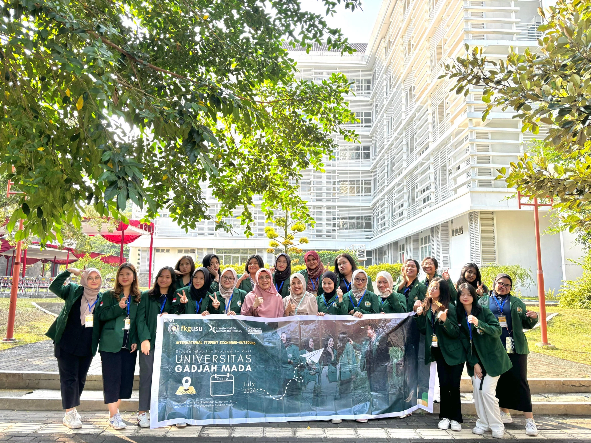 Faculty of Dentistry USU Sends 20 Students to Participate in Dental Summer Course UGM 2024
